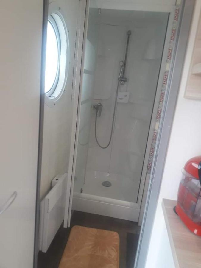 Anne Marie Vous Accueilles Dans Son Logement Familiale Pour 6 Personnes 3 Chambres Confortable Proche D Europa Park A Boofzheim Dans Camping 3 Etoiles Esterno foto