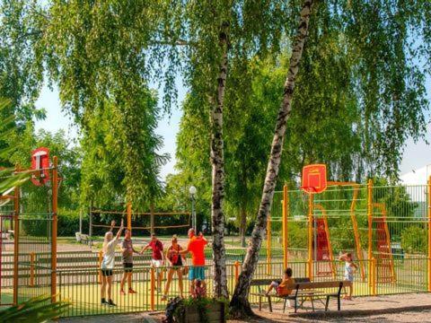 Anne Marie Vous Accueilles Dans Son Logement Familiale Pour 6 Personnes 3 Chambres Confortable Proche D Europa Park A Boofzheim Dans Camping 3 Etoiles Esterno foto